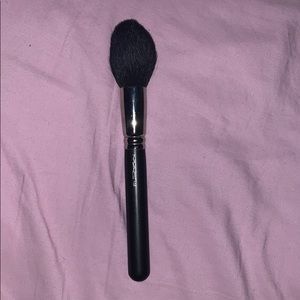 MAC 138 BRUSH